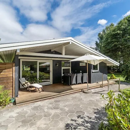Maiken - 1-5km From The Sea By Interhome
